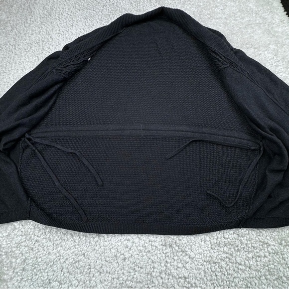Lululemon Breeze Easy Wrap in Black. Oversized Cardigan. Oversized XS / S - Picture 9 of 12